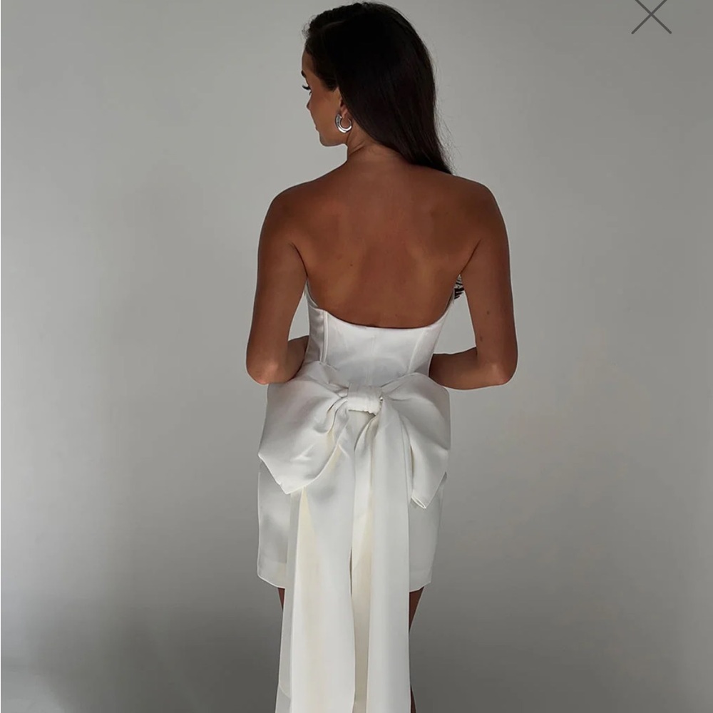 Meshki Meredith Strapless Bow Mini Dress- white